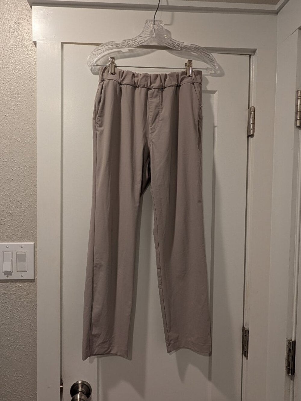 Vuori Women’s Casual Pants, Size Small, Light Taupe